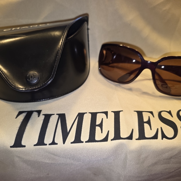 Chanel Elegant Black and Brown Sunglasses - Picture 5 of 6